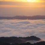 弥高山は公園キャンプ場・雲海にツツジが最高！雲海の時期・条件も紹介