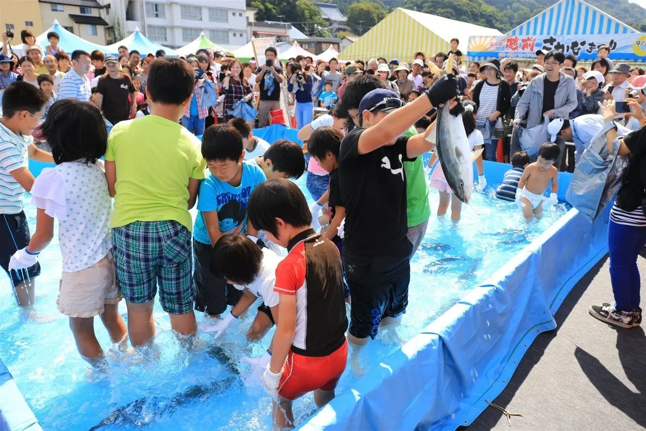 魚つかみ取り越前