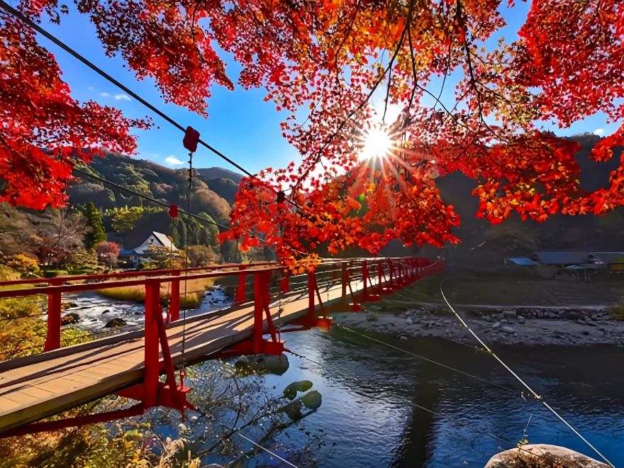 「秋の愛知県観光ガイド：香嵐渓の紅葉、足助の歴史散策、犬山城の絶景」